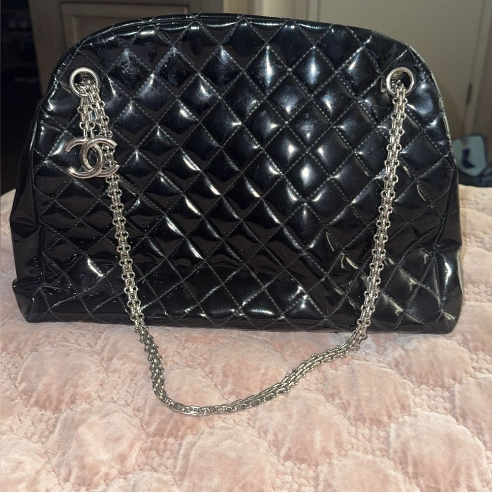 Chanel Shiny Black Quilted Shoulder Bag